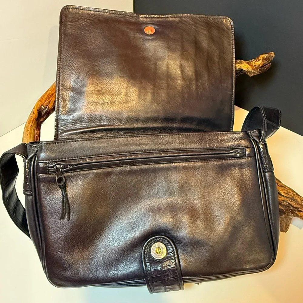 Donna Karan New York Black Leather Messenger Style Shoulder Bag RARE